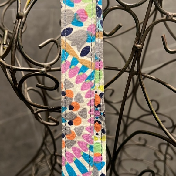 Vera Bradley Grand Traveler bag Sunny Medallion. - Picture 3 of 14